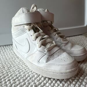 Nike Boys White High Top Sneakers CD7782-100 US 7Y UK 6 EU 40